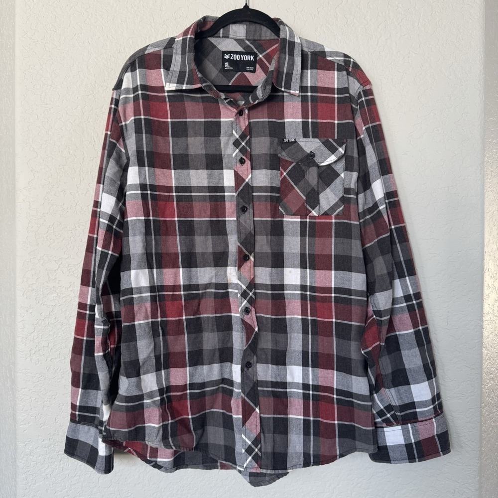 Zoo York Mens Button Up Shirt Long Sleeve Size XL Red‎ Black Plaid Flannel